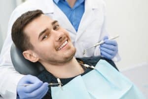 Tooth-extraction-appointment
