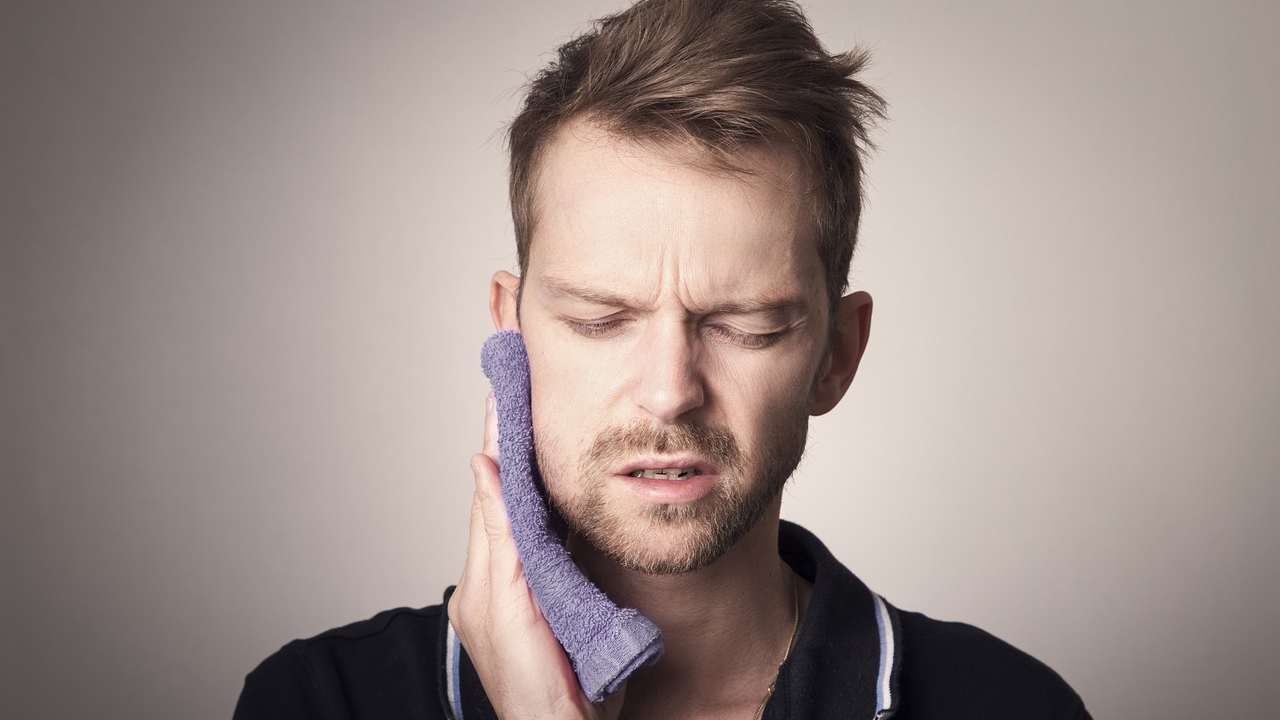 swelling after tooth extraction